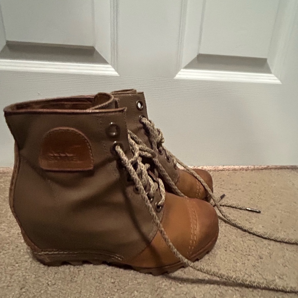 Sorel Brown Lace-Up Ankle Boots
